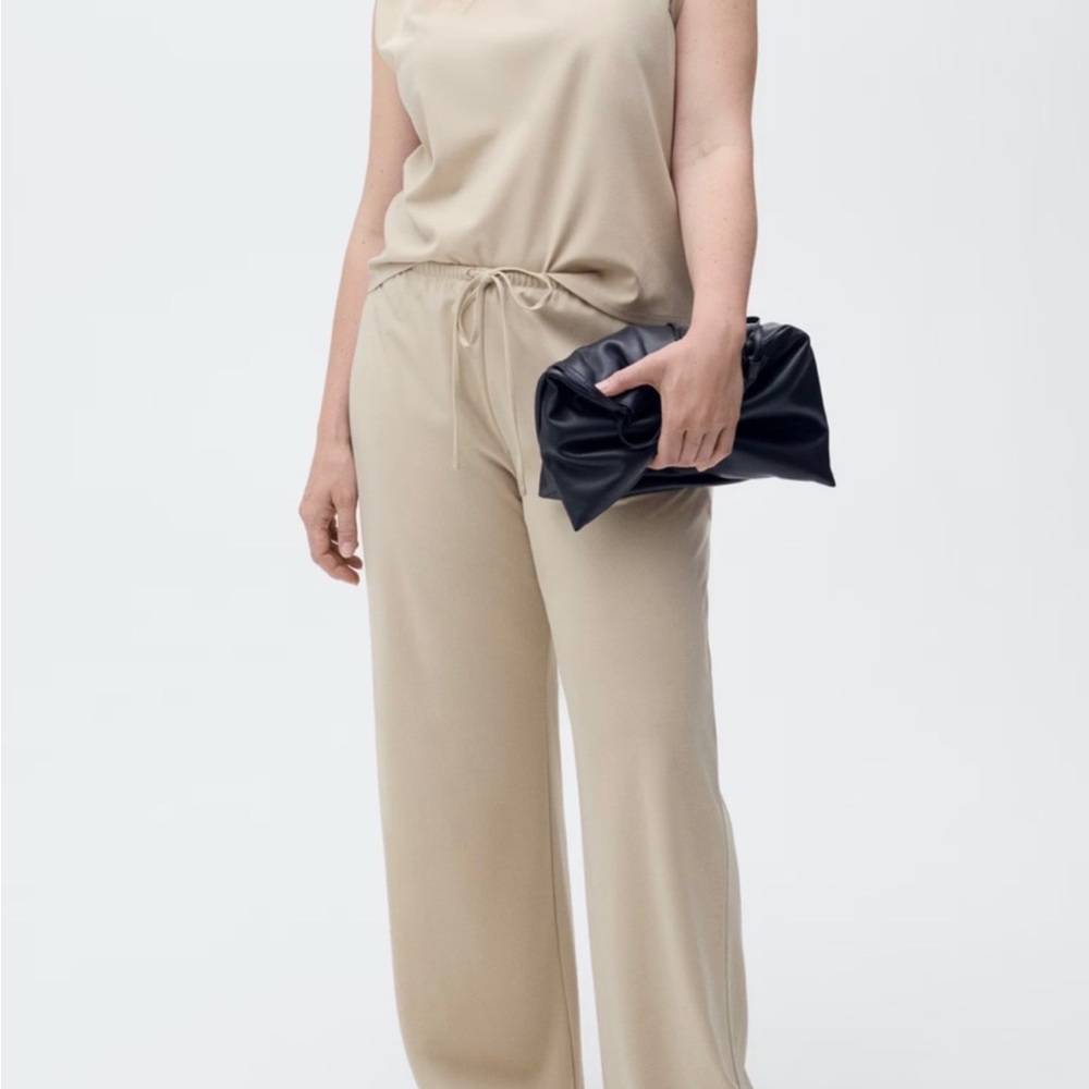 Mango Neutral Drawstring Set - Picture 2 of 6